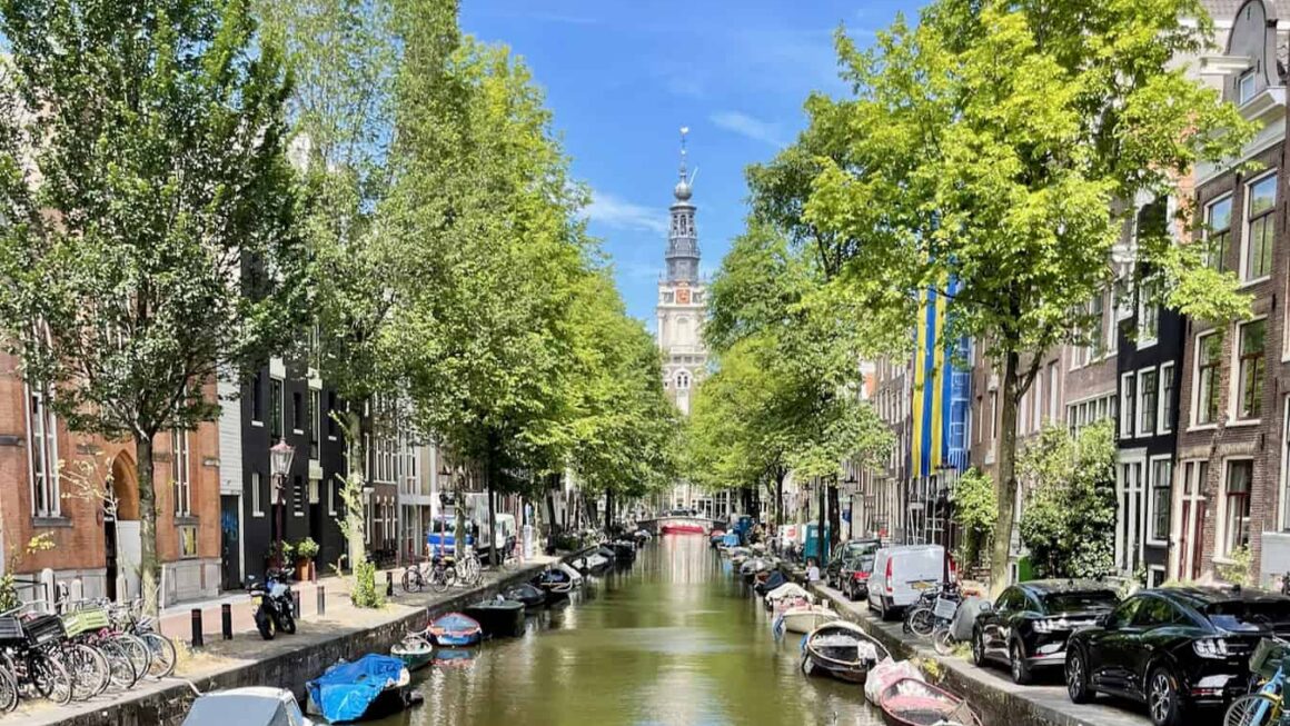 What Playing Poker in Amsterdam Taught Me About Making Friends